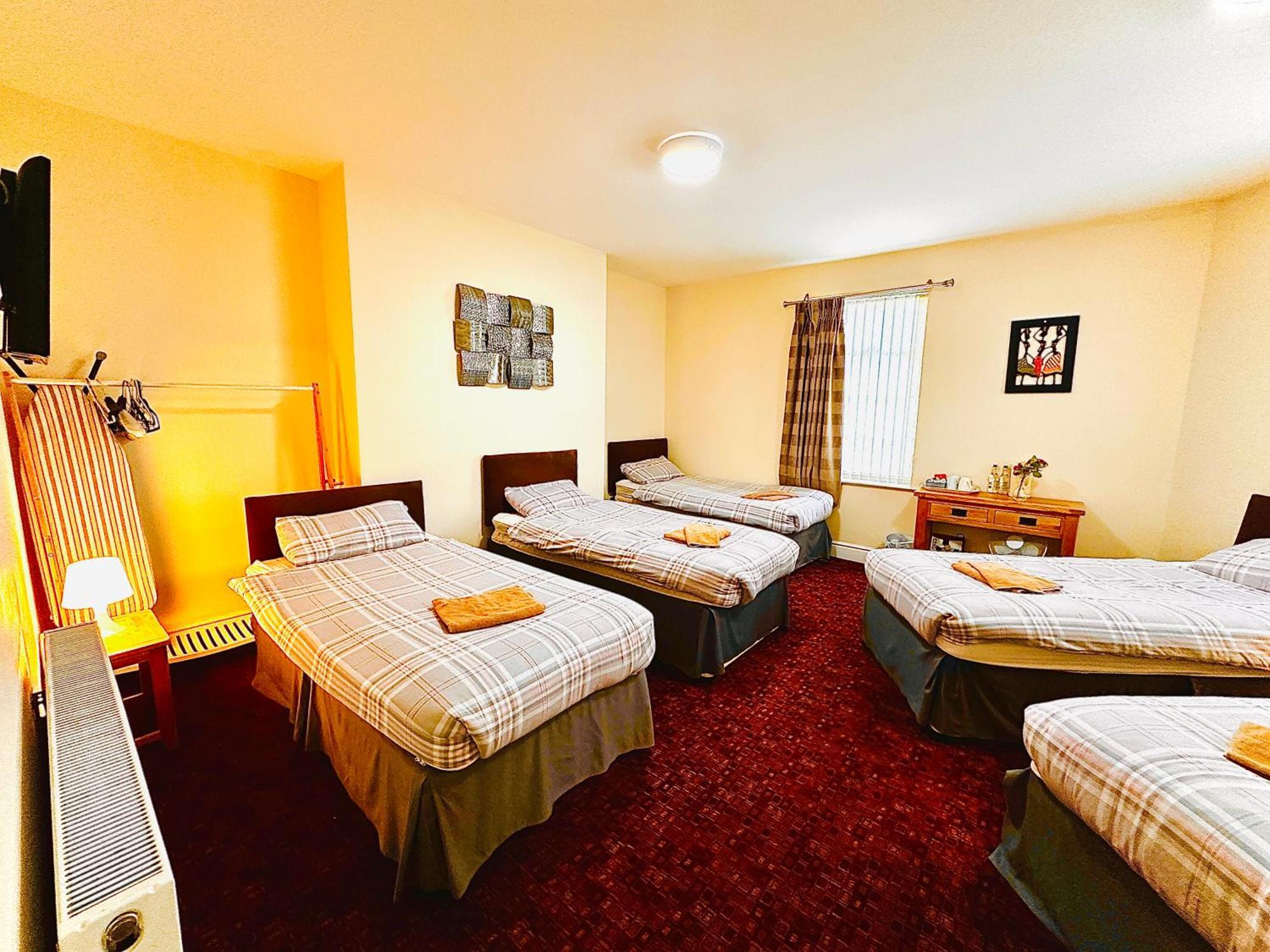 The Cabbage Hall Hotel Liverpool Bagian luar foto